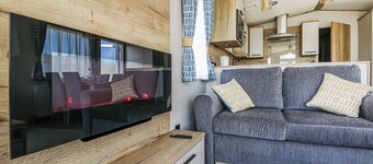 Large 12ft-wide caravan with one double with en suite W.