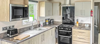 This stunning holiday home with a double bedroom and en suite W.