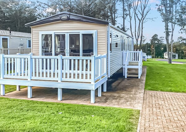 Exterior - This stunning holiday home with a double bedroom and en suite W. (Bishop Auckland)