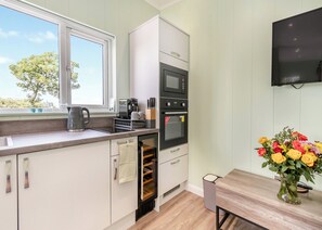 Unclassified image, 2 of 9, button