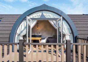 Outdoor dining - 2 bedroom accommodation in King&rsquo;s Lynn (King&rsquo;s Lynn)