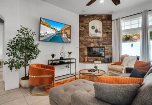 Smart TV, fireplace - The Desert Gem Pool Spa Gated Private Home (Desert Hot Springs)