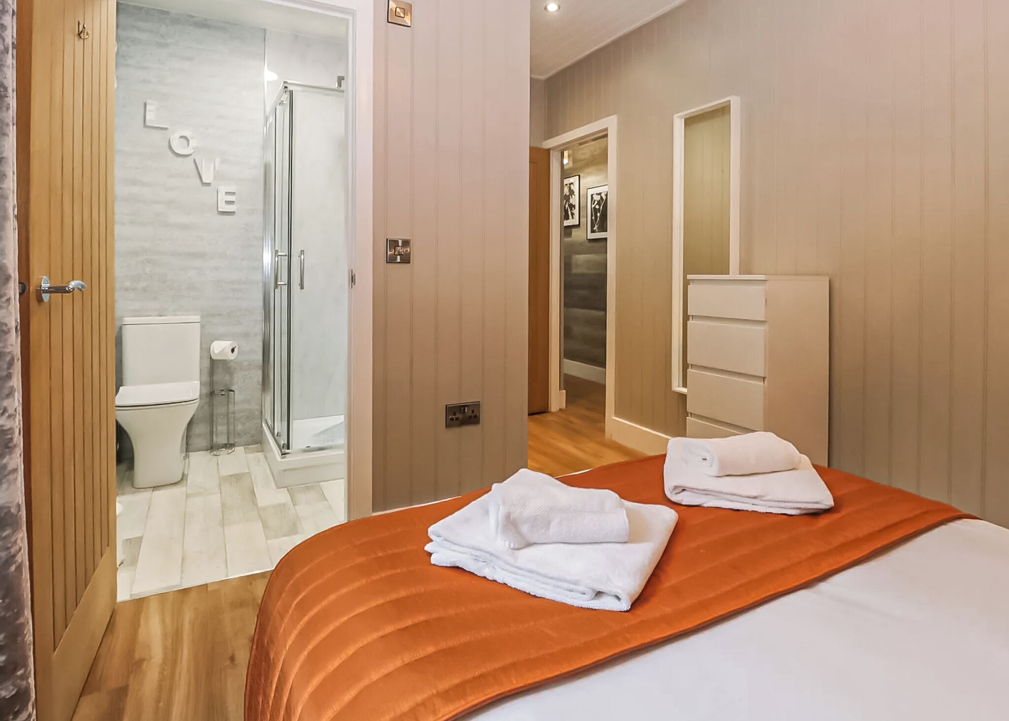 2 bedrooms