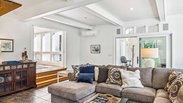 TV, fireplace, stereo, offices