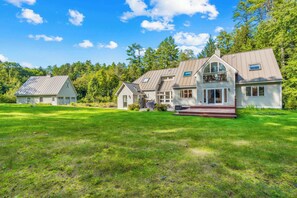 Exterior - New! Luxurious Escape, Hot Tub - Quechee Meadows (Quechee)