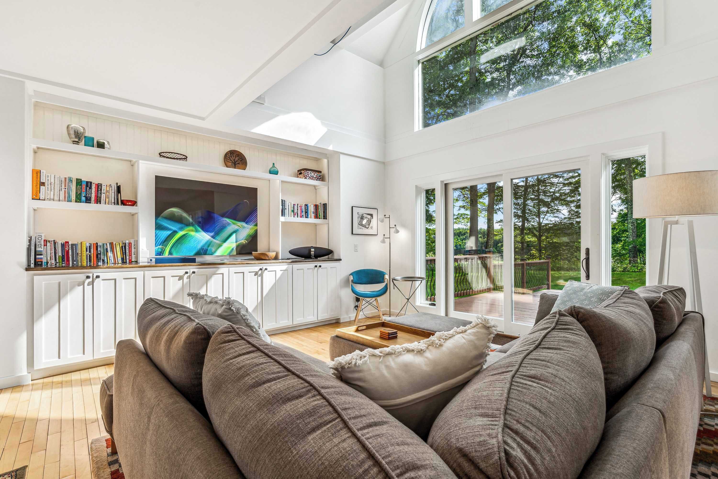 TV, fireplace, stereo, offices