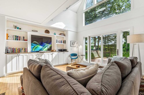 New! Luxurious Escape, Hot Tub - Quechee Meadows