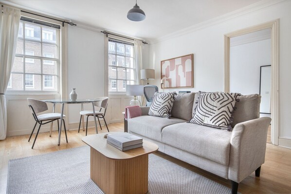 TV, stereo - Classic Marylebone 2BR, nr Universities & Tube Station, by Blueground (London)