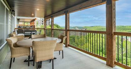 NEW Luxury Lodge for 12,next to SDC, Lake View,Indoor/Outdoor pools & Amenities