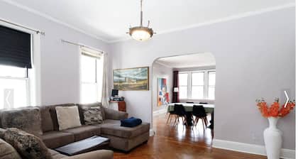 Large Family Style Apartment in a quiet neighborhood near the subway station