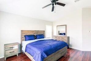 3 Schlafzimmer, Schreibtisch, Bügeleisen/Bügelbrett, kostenloses WLAN