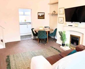 TV - Sunderland 2 bed easy access to whole city (Sunderland)