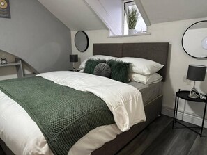 1 soverom, strykejern/-brett, wi-fi og sengetøy