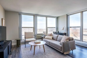 Fernseher, Stereoanlage