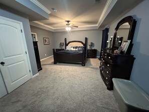 5 Schlafzimmer, Bügeleisen/Bügelbrett, WLAN, Bettwäsche