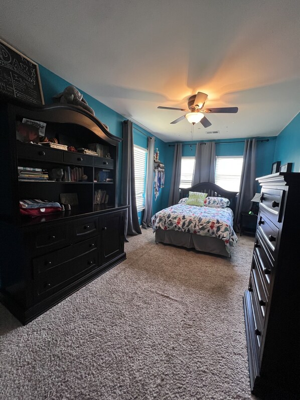 5 Schlafzimmer, Bügeleisen/Bügelbrett, WLAN, Bettwäsche