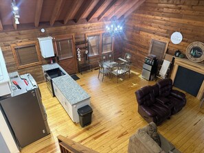 Smart TV, offices, computer monitors - Peaceful 2.5-Acre Retreat Near the City with Space to Unwind (New Albany)