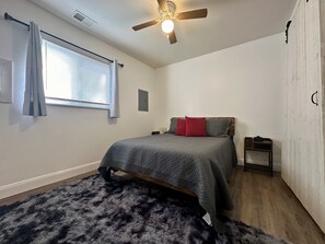 1 quarto, ferros/tábuas de passar roupa, Wi-Fi, roupa de cama