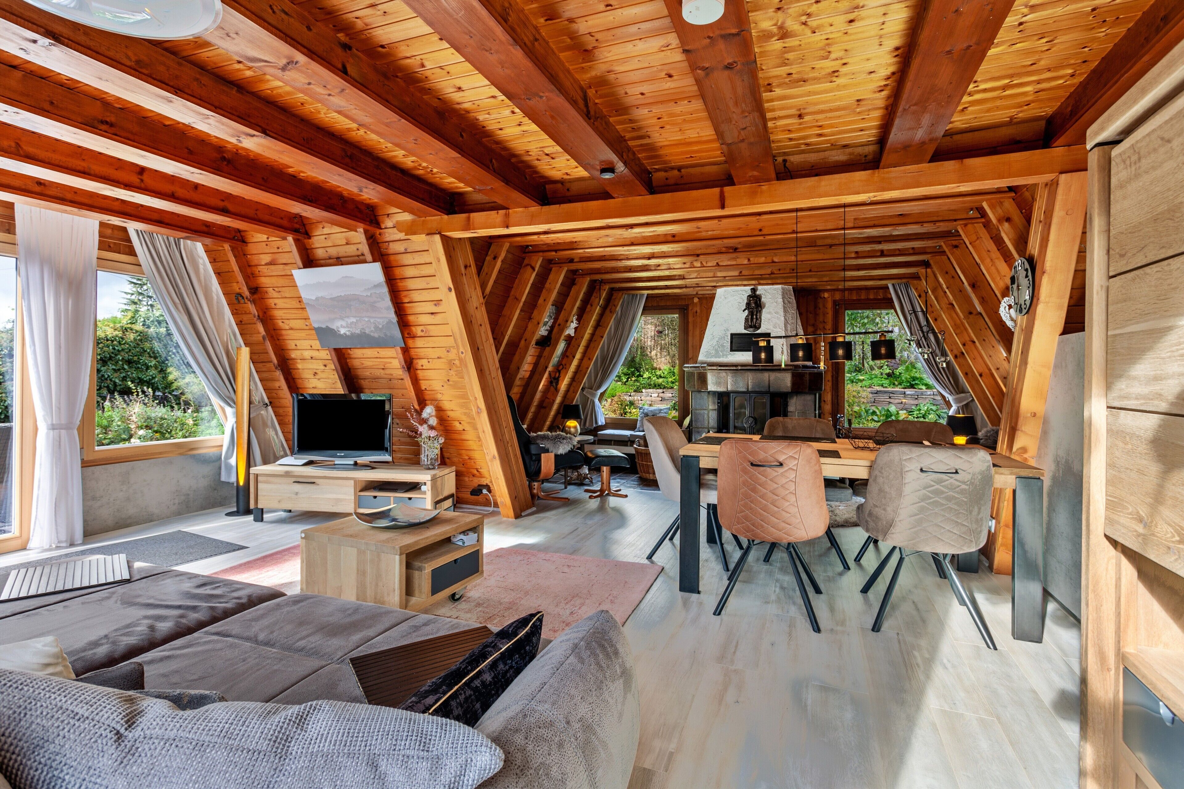 Televisión, chimenea