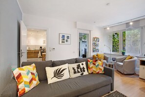 TV, lettore DVD, impianto stereo