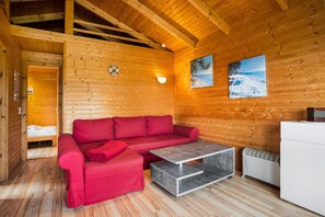 Tv och ett bordtennisbord