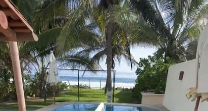 Casa Mana: Playa Blanca beachfront home w/private pool and outdoor kitchen