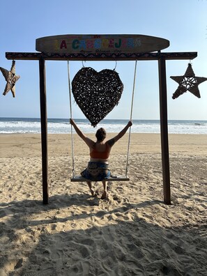 On the beach - Casa Mana: Playa Blanca beachfront home w/private pool and outdoor kitchen (Zihuatanejo)