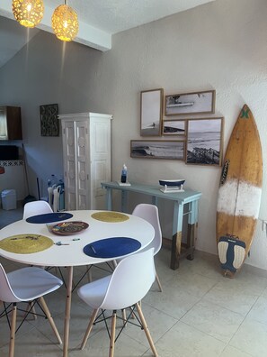 Dining - Casa Mana: Playa Blanca beachfront home w/private pool and outdoor kitchen (Zihuatanejo)