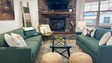 Smart-TV, Kamin, Videospiele