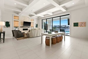 Smart TV, fireplace, offices - 283 Lakeview Drive (Seagrove Beach)