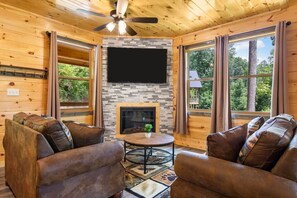 Fernseher, Kamin, Videospiele, Stereoanlage