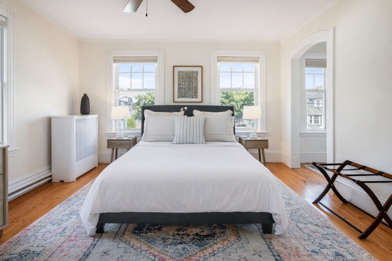 4 bedrooms, desk, iron/ironing board, travel cot