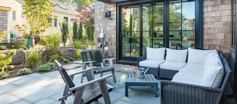 Breathtaking Newly Renovated Rockport Retreat