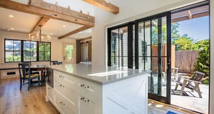 Breathtaking Newly Renovated Rockport Retreat