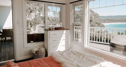 THE BILLOWS - BINALONG BAY. Hamptons style escape overlooking the Bay of Fires.