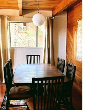 Dining - Beautiful Cabin Gated Park Pinecrest Dodge Ridge (Long Barn)