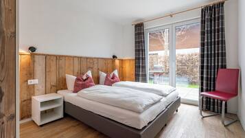 5 bedrooms, iron/ironing board, internet