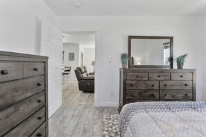 2 Schlafzimmer, Zimmersafe, Bügeleisen/Bügelbrett, Reisekinderbett