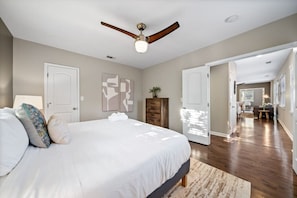 2 bedrooms, desk, iron/ironing board, free WiFi
