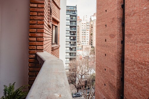 Cosy Local Artist's Flat, Central Location, Fully Equipped