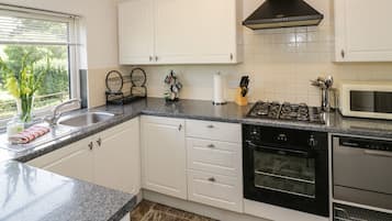 Refrigerador, lavavajillas, tetera eléctrica y tostadora