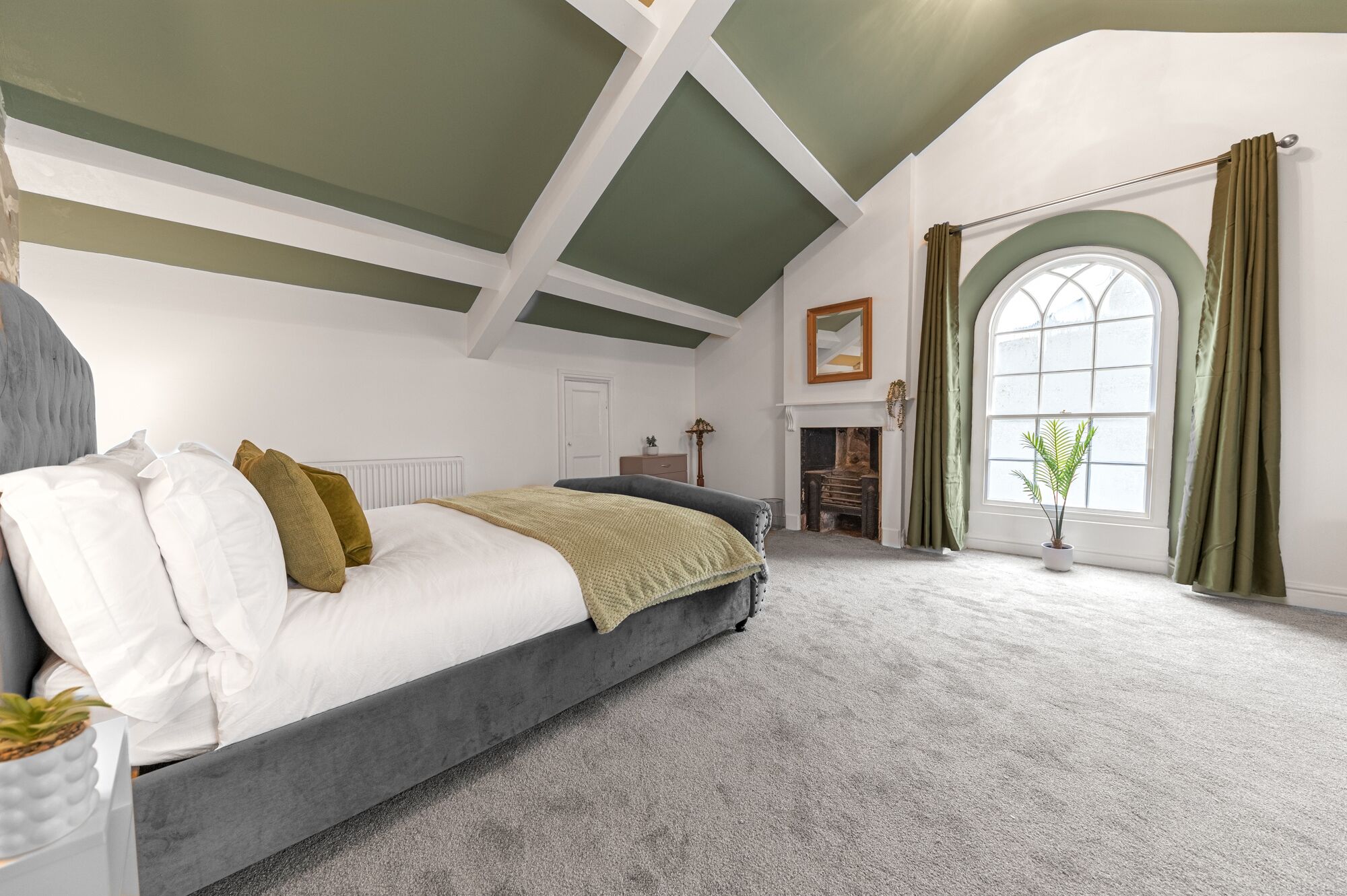 8 bedrooms, individually decorated, individually furnished, free WiFi