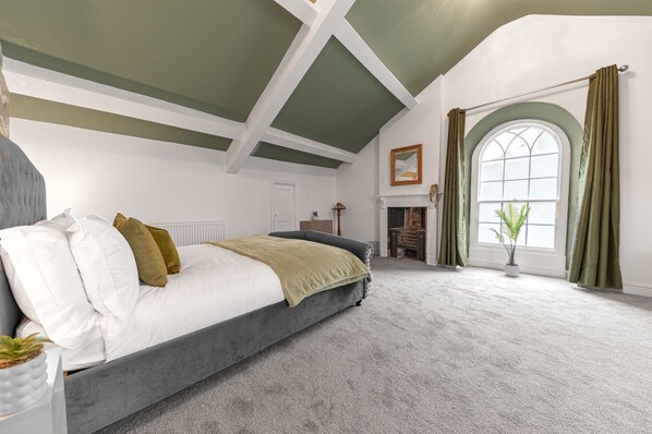 8 chambres, décoration personnalisée, ameublement personnalisé