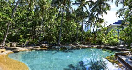 Poinciana Lodges -Ocean Views