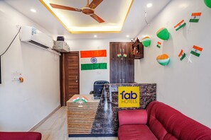 Reception - FabExpress MVR Services Sector 55 (Noida)