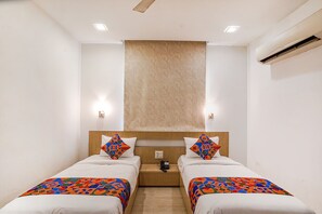 Egyptian cotton sheets, premium bedding, in-room safe, free WiFi - Fabexpress Vasundhara Suits (Ghaziabad)