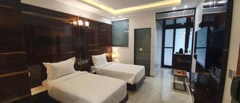 Egyptian cotton sheets, premium bedding, in-room safe, soundproofing