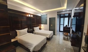 Egyptian cotton sheets, premium bedding, in-room safe, soundproofing