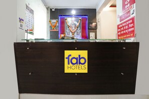 Reception - Fabhotel Silver Inn Ii (Nashik)