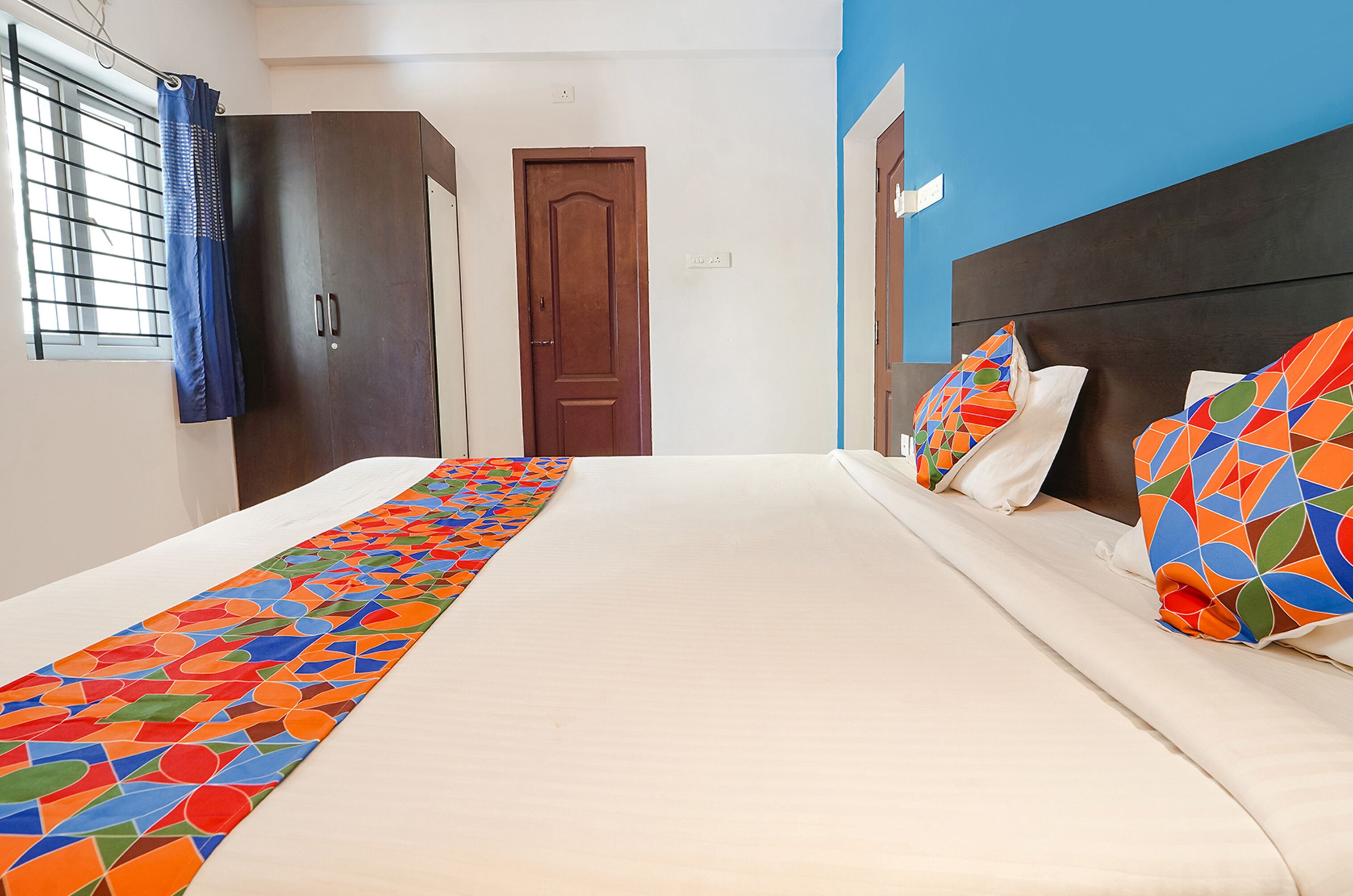 egyptian cotton sheets, premium bedding, in-room safe, free wifi